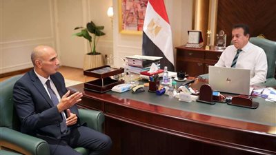 وزير الصحة والسكان يلتقي سفير مصر في دولة جيبوتي