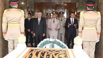 شاهد| الرئيس ينيب وزير الدفاع للمشاركة في إحياء الذكرى السنوية لرحيل الزعيم جمال عبدالناصر