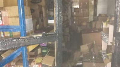 السيطرة على حريق بإحدى شركات الأدوية والمستلزمات الطبية بأسيوط.. صور