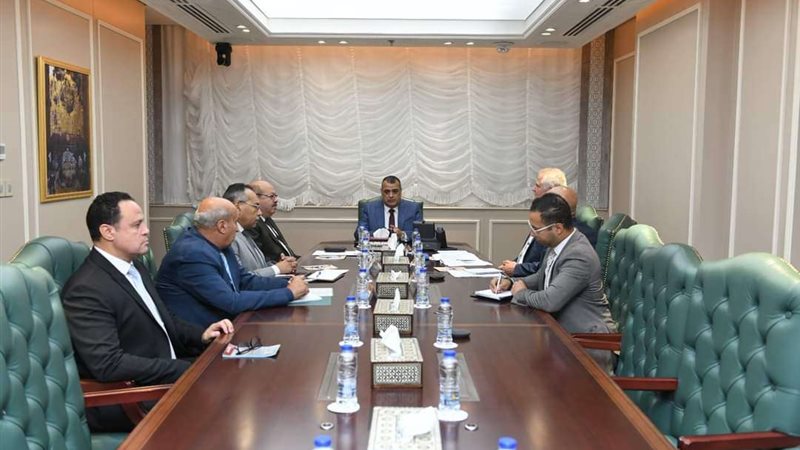 أثناء الاجتماع