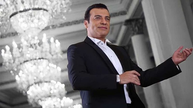 الفنان إيهاب توفيق