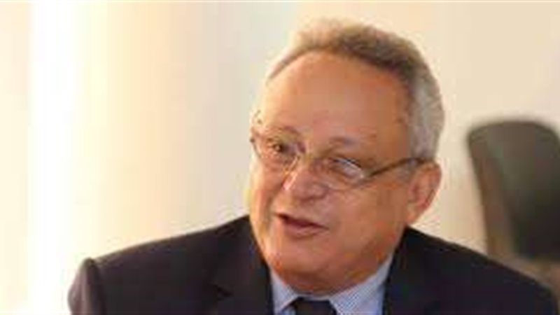 د. احمد زايد مدير