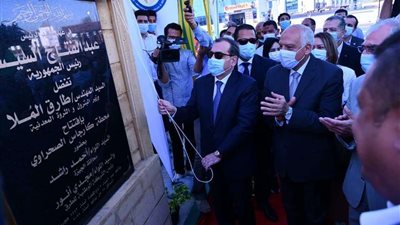 وزير البترول: محطتان جديدتان لتموين السيارات بالغاز