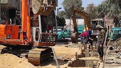 إحلال وتجديد خطوط الصرف الصحي بشبين القناطر