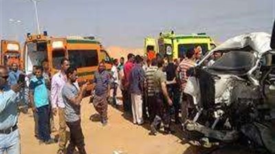 مصرع وإصابة 26 شخص فى حادث تصادم سيارة نقل وميني باص بالقليوبية