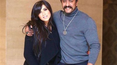 أحمد العوضي يتدخل في اشتباك زوجته ياسمين عبد العزيز مع فنانة شهيرة