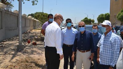 محافظ القليوبية يتابع أعمال إزالة المباني المتعارضة مع الطريق بشبرا الخيمة