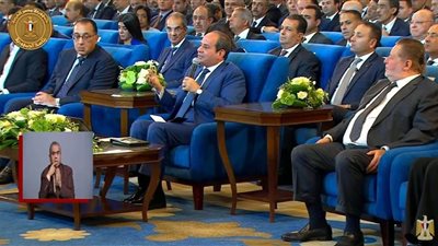 عاجل| الرئيس السيسي: نعمل على تقارب الإيرادات والمصروفات بدعم قطاع الصناعة