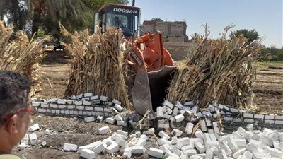 محافظ أسيوط يؤكد استمرار حملات إزالة التعديات ومنع البناء المخالف وتنفيذ 23 قرار إزالة