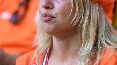 شاهد.. مشجعة تطلب الزواج في 