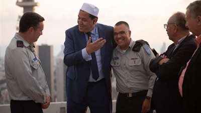 من إمام مسجد لرجل إسرائيل الأول في فرنسا.. تفاصيل صادمة