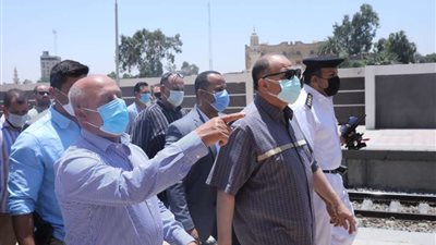 ركاب و سائقين.. 