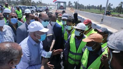 وزير النقل: إنشاء 14 محور فى صعيد مصر بتكلفة 18.5 مليار جنيه