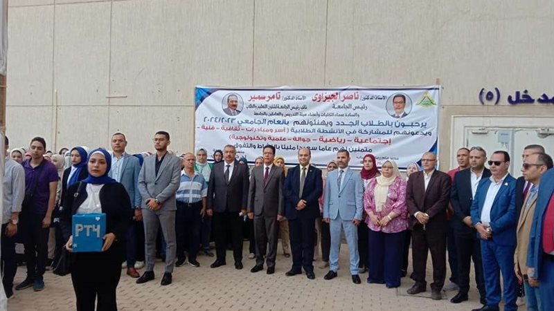 رئيس جامعة بنها يتفقد