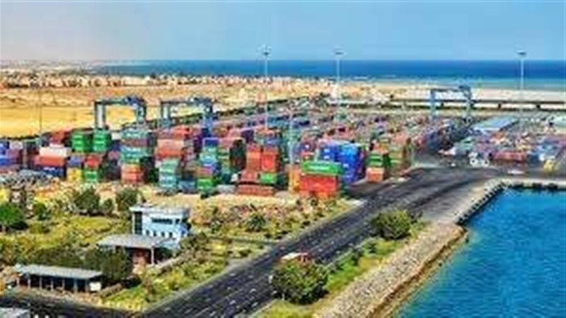 وزير النقل خلال تفقده