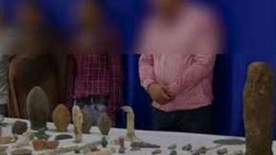 مقتنيات مخازن « نائب الجن» علاء حسانين: أبرزها 52 عملة و201 قطعة أثرية