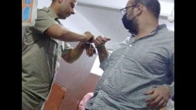 القبض على طبيب كفر الشيخ المتهم بالنصب و الاحتيال على المواطنين