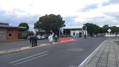 شاهد .. إطلاق نار على مروحية كانت تقل رئيس كولومبيا