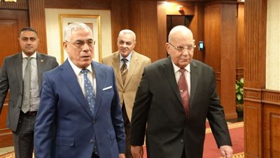 للتهنئة بمنصبه.. النائب العام يستقبل مفتي الجمهورية ووزير العدل السابق