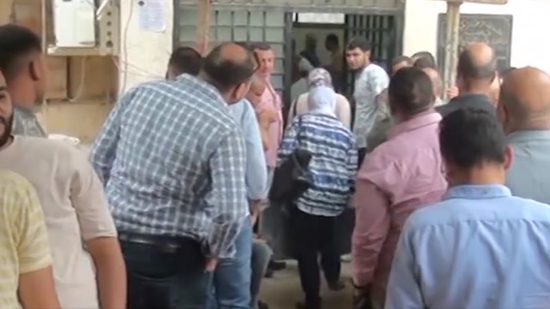 توافد المواطنين على
