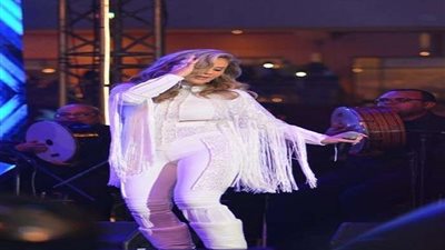 بالفيديو | على مهرجان أخواتي.. نيكول سابا تحتفل بعيد ميلادها