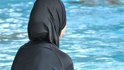 ما حكم ارتداء المايوه الشرعي «البوركيني»؟.. الإفتاء تجيب (فيديو)