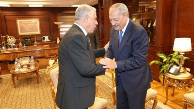 لتهنئته بالمنصب الجديد.. النائب العام يستقبل المستشار نبيل صادق النائب العام الأسبق