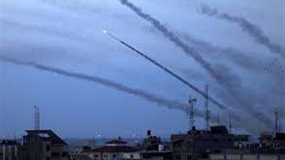 قصف صاروخي من قطاع غزة تجاه إسرائيل لأكثر من ساعتين