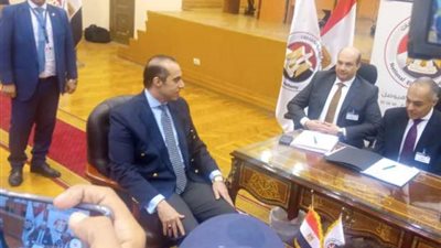 عاجل: رئيس الحملة الانتخابية للمرشح الرئاسي عبدالفتاح السيسي يصل إلى مقر الهيئة القومية للانتخابات
