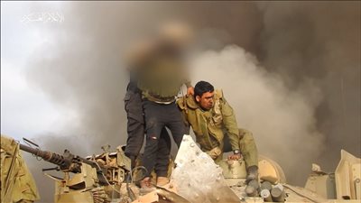 فيديو يُظهر أسر عدد من الجنود والمستوطنين الإسرائيليين في عملية 