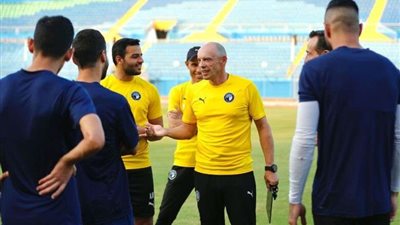 في أول مباراة له.. جونياس يعلن قائمة بيراميدز لمواجهة الأهلي