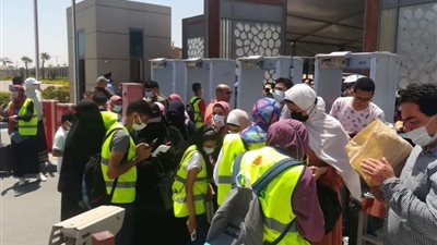 بالصور | توافد المواطنين على معرض الكتاب في الساعات الأولى من افتتاحه