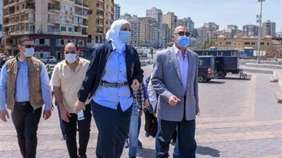 شاهد .. زيارة محافظة الاسكندرية لـ مشروع بشاير الخير