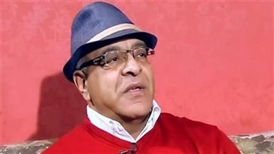 نجوم الفن يطمئنون علي الحالة الصحية للشاعر عنتر هلال