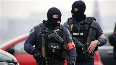 طعن ضابط شرطة فى هونج كونج وانتحار منفذ الهجوم