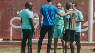 كواليس اجتماع موسيماني مع معاونيه في التتش