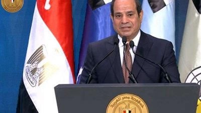 الرئيس السيسي يتفقد الفرقاطة 