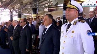 السيسي يقدم التحية لأهالي خريجي أكاديمية الشرطة