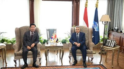 الفريق أسامة ربيع يناقش سبل تعزيز التعاون المشترك مع كوريا الجنوبية