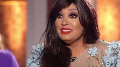 بإطلالة جريئة.. فيفي عبده تشعل السوشيال ميديا (صور)