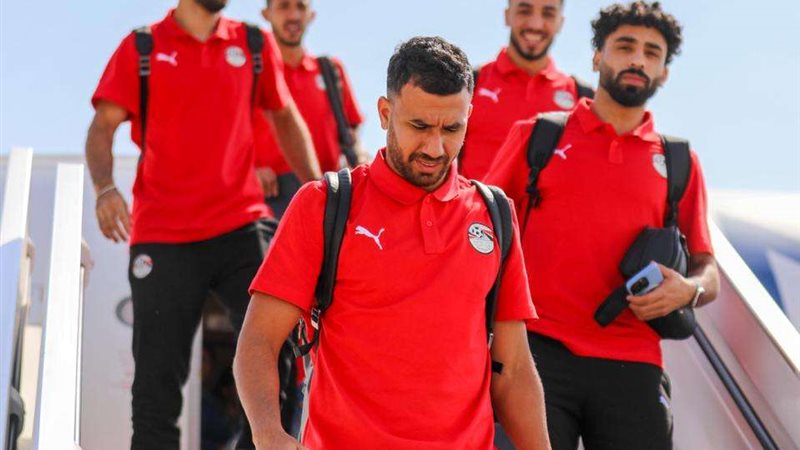 بعثة مصر تصل الإمارات