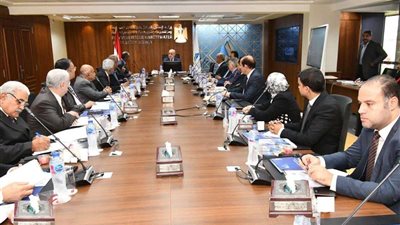 وزير الإسكان يؤكد على أهمية البحث العلمى فى تطوير أداء قطاع مياه الشرب والصرف الصحى