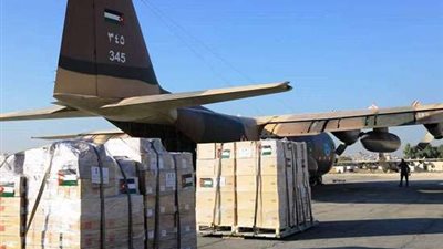 وصول مساعدات أردنية إلى مطار العريش لدعم قطاع غزة