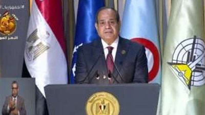 الرئيس السيسي يشاهد فيلماً تسجيلياً لتدريبات الأكاديمية والكليات العسكرية