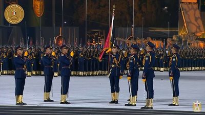 الرئيس السيسي يشاهد عرضاً عسكرياً لخريجي الكليات العسكرية