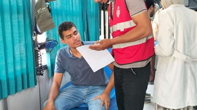 أقبال كبير من المنياوية على مناطق التبرع بالدم للأشقاء الفلسطنيين