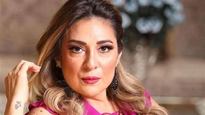 لورا: ماعتبتش شريف منير على الطلاق وموقفه مش لطيف