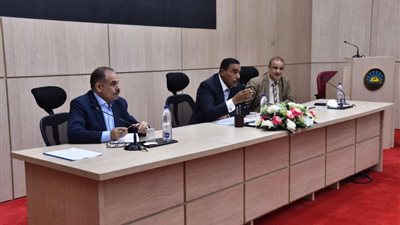 استعدادًا لامتحانات الثانوية العامة.. محافظ مطروح يوجه بتوفير سبل الراحة للطلاب