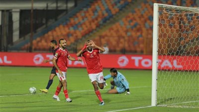 نجم الأهلي على أعتاب الدوري الإماراتي عبر بوابة هذا النادي