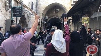 مستوطنون يقتحمون الأقصى وسط حماية شرطة الاحتلال